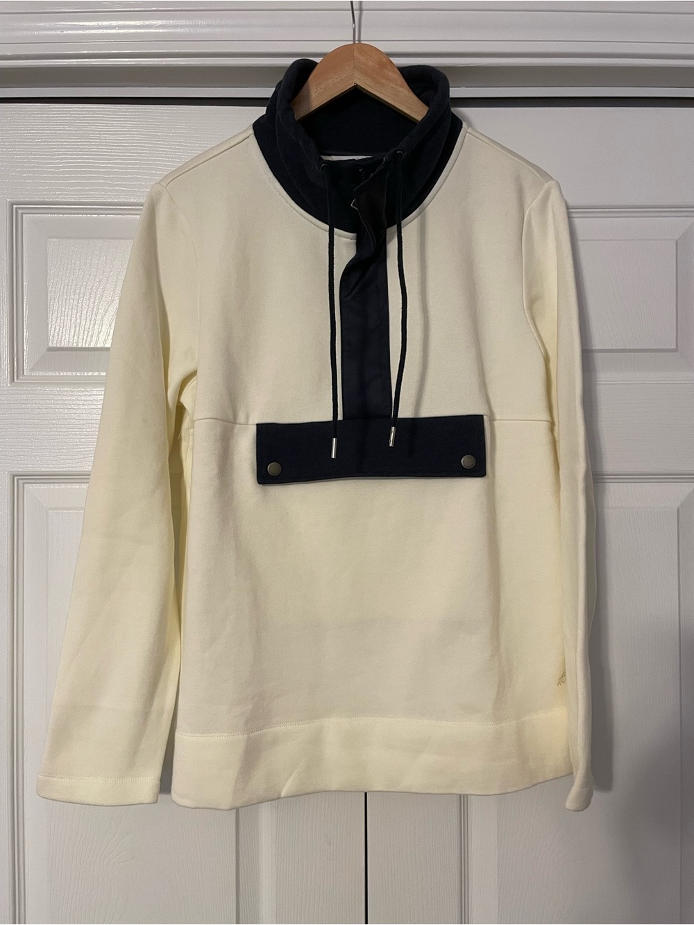 LL Bean Signature Sailcloth
Blue Colorblock Anorak
Pullover Sweatshirt Medium